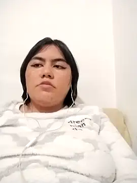 IrisMitchell  online show from 22, 3, 2025