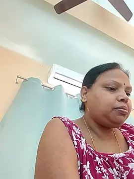 Snapshot of Arohi35 chatting on 5, 5, 2026 Arohi35 online show from 5, 5, 2026