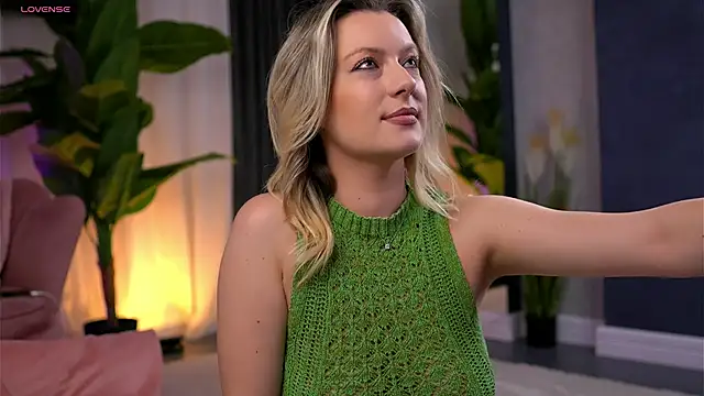 AnnastasiaMills online show from 14, 11, 2025