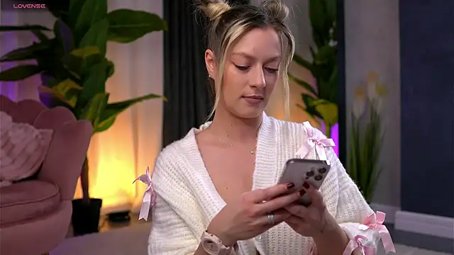 AnnastasiaMills online show from 15, 11, 2025