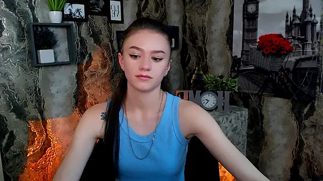 Snapshot of LanaTey chatting on 12, 1, 2026 LanaTey online show from 12, 1, 2026