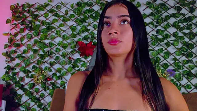 Snapshot of alice_rous21 chatting on 28, 11, 2025 alice rous21 online show from 28, 11, 2025