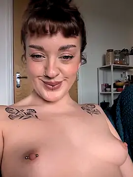 Petite Juicy Olive online show from 11, 5, 2026