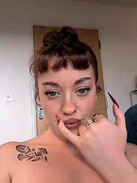 Petite Juicy Olive online show from 14, 5, 2026