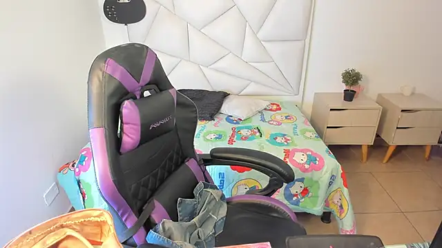 Tania Duque online show from 7, 3, 2026