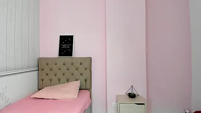 Tania Duque online show from 24, 11, 2025