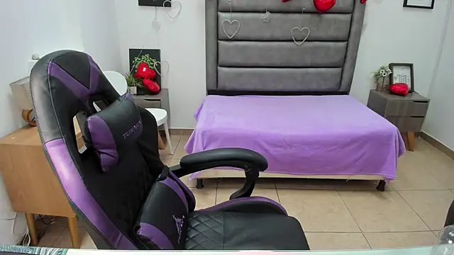 Tania Duque online show from 7, 4, 2026