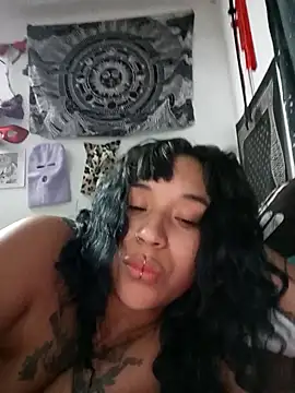 Snapshot of IsisBathory chatting on 18, 3, 2025 IsisBathory online show from 18, 3, 2025