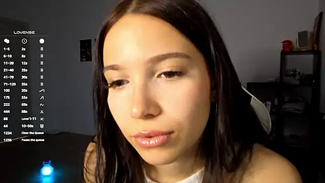 MayAgard online show from 30, 10, 2025