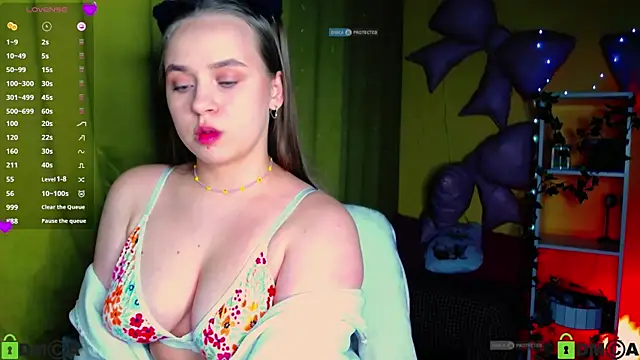 Lilysweet13 online show from 19, 4, 2026