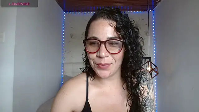 Snapshot of mia_velvet1 chatting on 31, 5, 2026 mia velvet1 online show from 31, 5, 2026