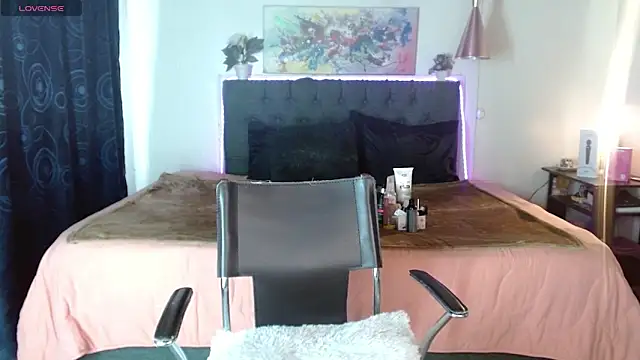 mia velvet1 online show from 5, 11, 2025