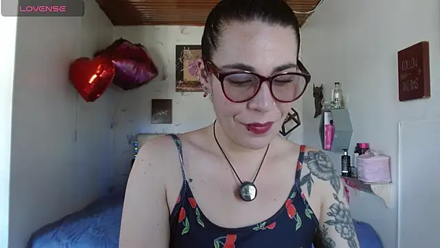 Snapshot of mia_velvet1 chatting on 26, 4, 2026 mia velvet1 online show from 26, 4, 2026