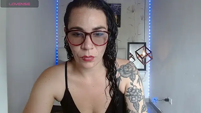 Snapshot of mia_velvet1 chatting on 31, 5, 2026 mia velvet1 online show from 31, 5, 2026