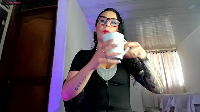 Snapshot of mia_velvet1 chatting on 26, 5, 2026 mia velvet1 online show from 26, 5, 2026