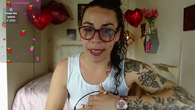 mia velvet1 online show from 7, 4, 2026