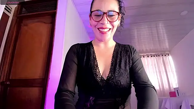 Snapshot of mia_velvet1 chatting on 14, 5, 2026 mia velvet1 online show from 14, 5, 2026
