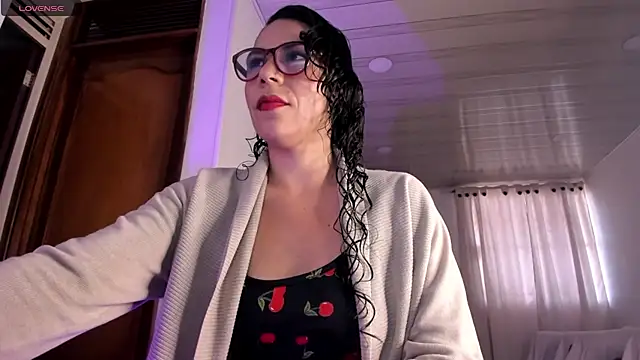 Snapshot of mia_velvet1 chatting on 7, 5, 2026 mia velvet1 online show from 7, 5, 2026