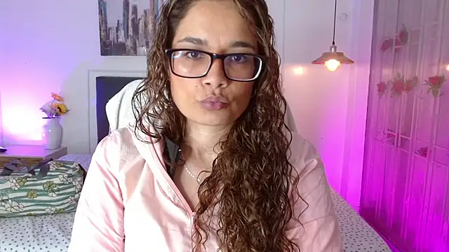 Rose Thompson1 online show from 17, 5, 2026