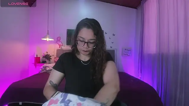 Rose Thompson1 online show from 21, 4, 2026