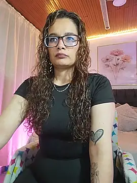 Rose Thompson1 online show from 29, 5, 2026