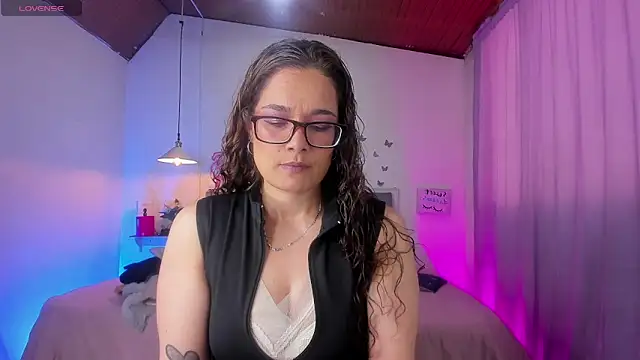 Rose Thompson1 online show from 3, 5, 2026
