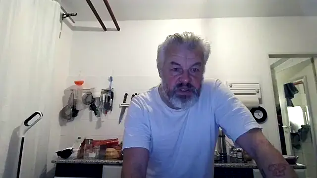 Snapshot of Berg_Boy chatting on 19, 12, 2025 Berg Boy online show from 19, 12, 2025