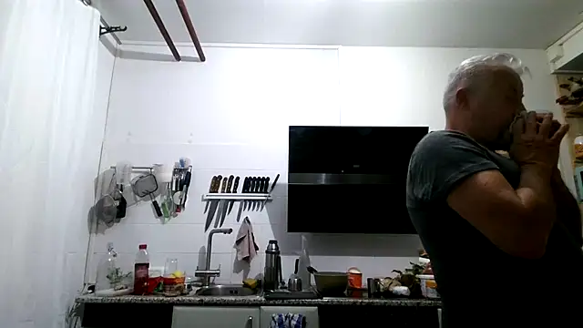 Snapshot of Berg_Boy chatting on 11, 4, 2026 Berg Boy online show from 11, 4, 2026