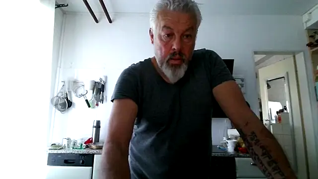 Snapshot of Berg_Boy chatting on 3, 4, 2026 Berg Boy online show from 3, 4, 2026