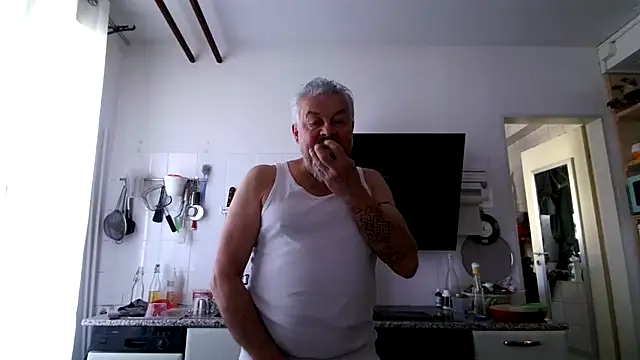 Snapshot of Berg_Boy chatting on 7, 2, 2026 Berg Boy online show from 7, 2, 2026