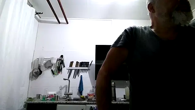 Snapshot of Berg_Boy chatting on 1, 4, 2026 Berg Boy online show from 1, 4, 2026