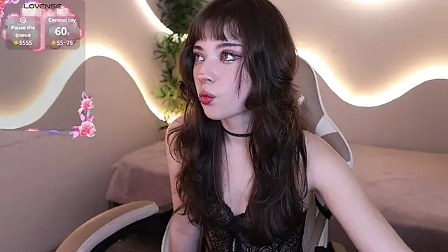 Snapshot of Miyuki_wolf chatting on 12, 11, 2025 Miyuki wolf online show from 12, 11, 2025