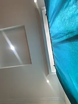 Ivelleee  online show from 4, 11, 2025