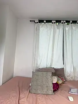 Ivelleee  online show from 28, 2, 2026