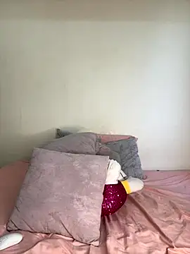 Ivelleee  online show from 12, 11, 2025