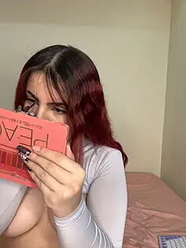 Ivelleee  online show from 16, 11, 2025