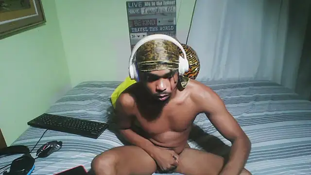 Snapshot of anthonyroth chatting on 25, 10, 2025 anthonyroth online show from 25, 10, 2025