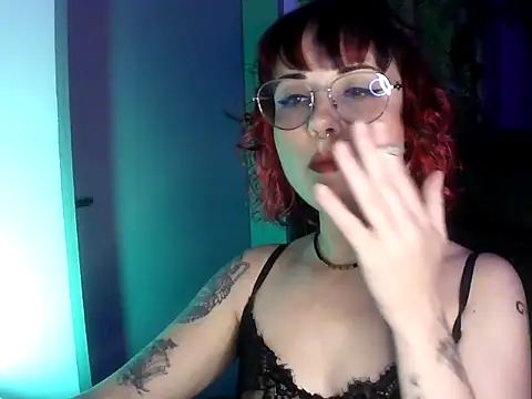 Snapshot of Acid_Girl_Ofc chatting on 28, 10, 2025 Acid Girl Ofc online show from 28, 10, 2025