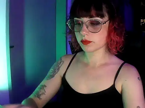 Snapshot of Acid_Girl_Ofc chatting on 5, 11, 2025 Acid Girl Ofc online show from 5, 11, 2025