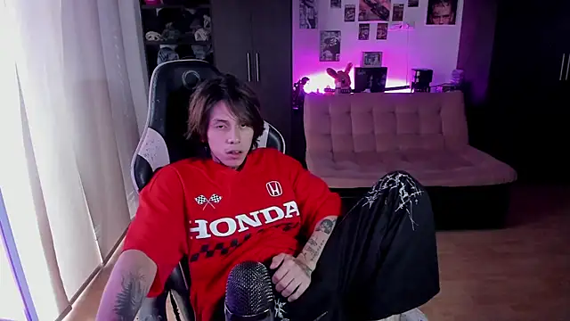 Snapshot of xIce_Boy chatting on 4, 5, 2026 xIce Boy online show from 4, 5, 2026