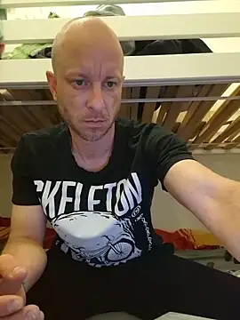Snapshot of svenpfeifer chatting on 9, 5, 2026 svenpfeifer online show from 9, 5, 2026