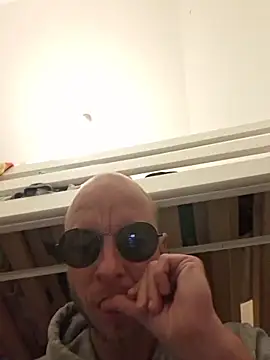 Snapshot of svenpfeifer chatting on 17, 5, 2026 svenpfeifer online show from 17, 5, 2026