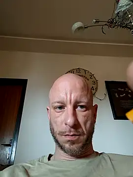 Snapshot of svenpfeifer chatting on 2, 3, 2026 svenpfeifer online show from 2, 3, 2026