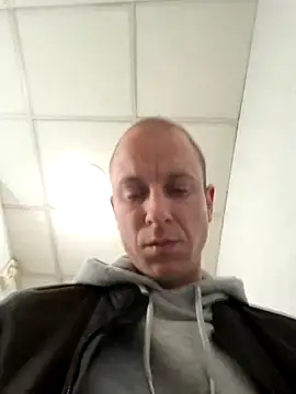 Snapshot of svenpfeifer chatting on 17, 3, 2025 svenpfeifer online show from 17, 3, 2025