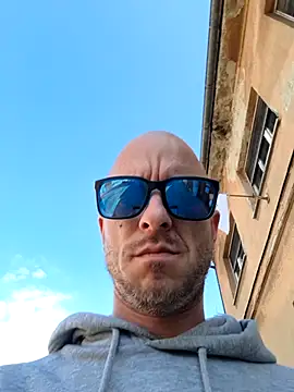 Snapshot of svenpfeifer chatting on 18, 10, 2025 svenpfeifer online show from 18, 10, 2025