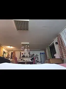 Snapshot of svenpfeifer chatting on 17, 12, 2025 svenpfeifer online show from 17, 12, 2025