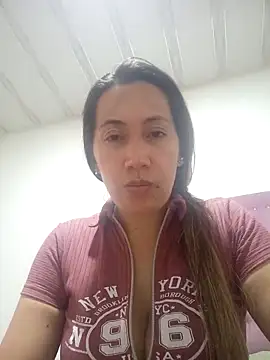 Snapshot of melany-92xxx chatting on 22, 9, 2025 melany-92xxx online show from 22, 9, 2025