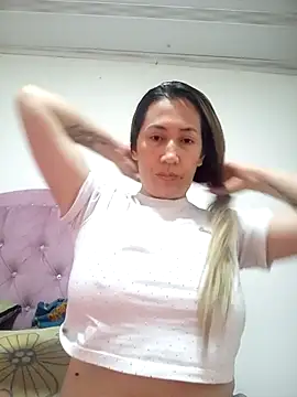 Snapshot of melany-92xxx chatting on 19, 4, 2026 melany-92xxx online show from 19, 4, 2026