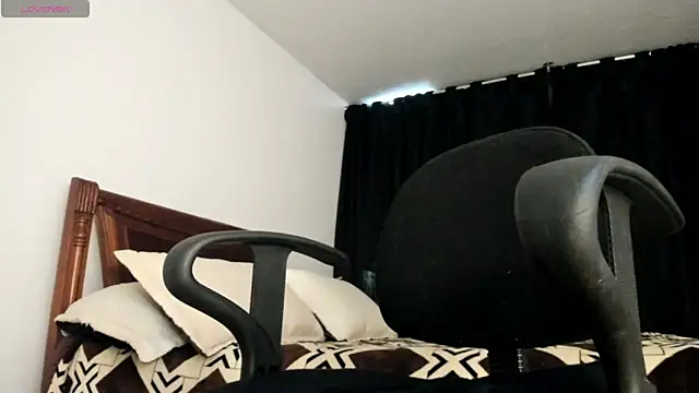 Hat girl online show from 12, 5, 2026