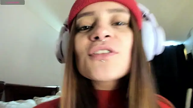 Hat girl online show from 22, 5, 2026